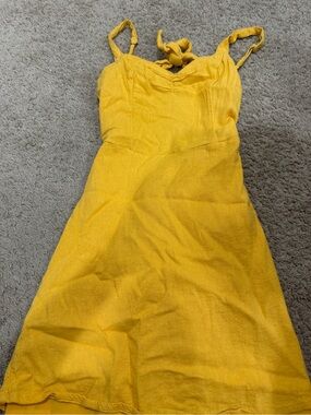 yellow short hollister dress size xs